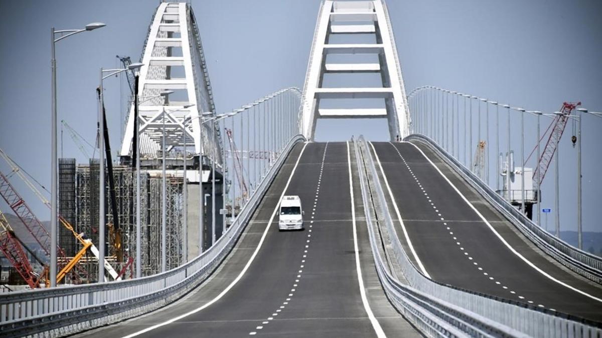 El nueve puente que une Rusia y Crimea.