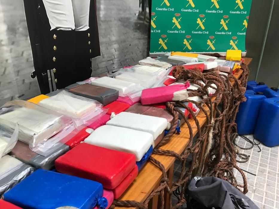 Hallan 145 kilos de cocaína flotando en aguas de Ibiza y Formentera