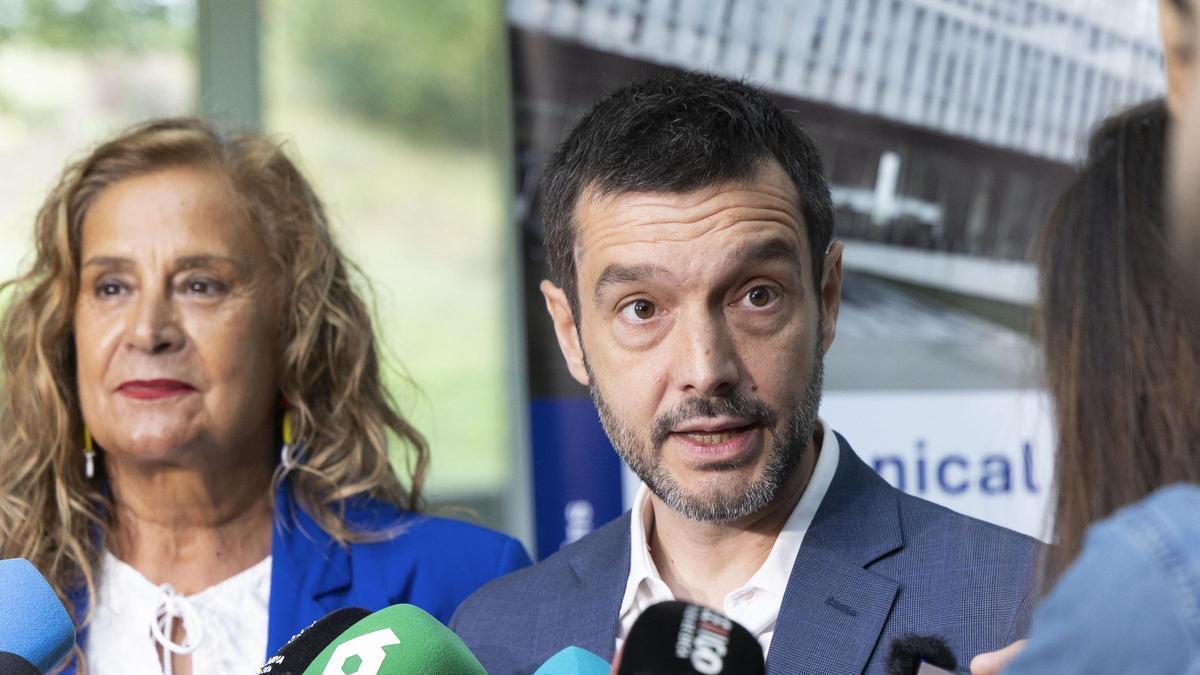 El ministro de Consumo, Pablo Bustinduy, este lunes durante su visita a Galicia