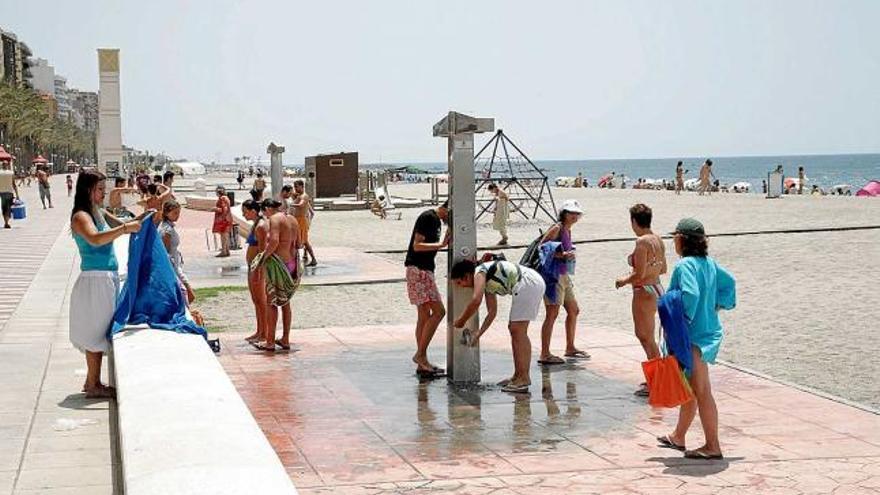 A la platja no tot s&#039;hi val: repertori de prohibicions a la sorra turística espanyola