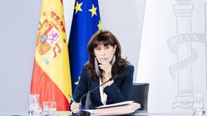 La ministra de Igualdad, Ana Redondo, ofrece una rueda de prensa posterior a la reunión del Consejo de Ministros, en el Palacio de La Moncloa, a 5 de diciembre de 2023, en Madrid (España).