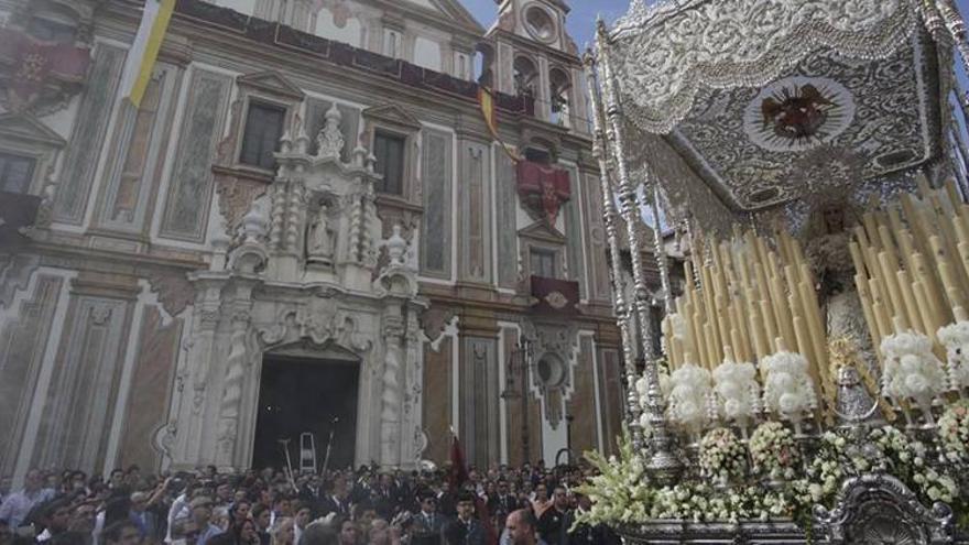 La Paz conmemora su 75 aniversario llegando por primera vez a la Catedral