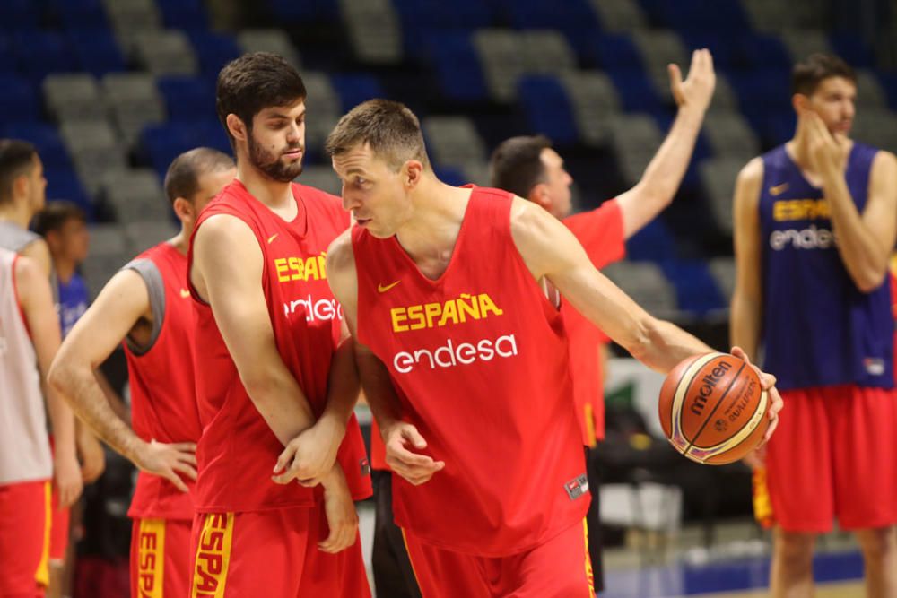 El equipo nacional aterrizó en Málaga al mediodía y por la tarde se entrenó en el Martín Carpena, con el flamante debutante Alberto Díaz y una gran representación del básket malagueño