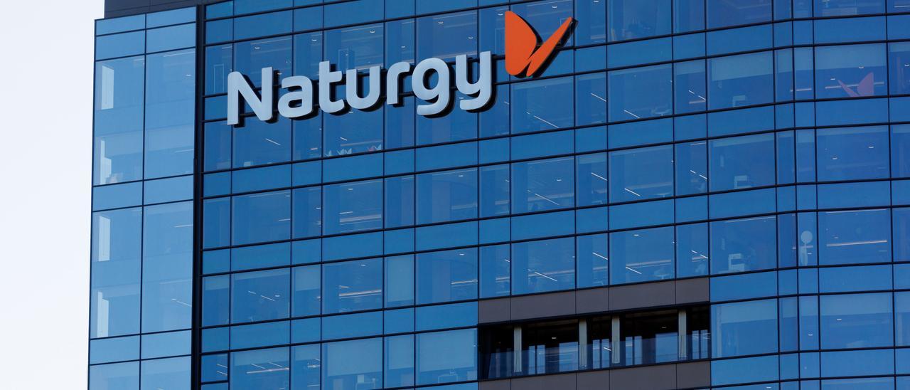 Naturgy es el nuevo objetivo de los petrodólares