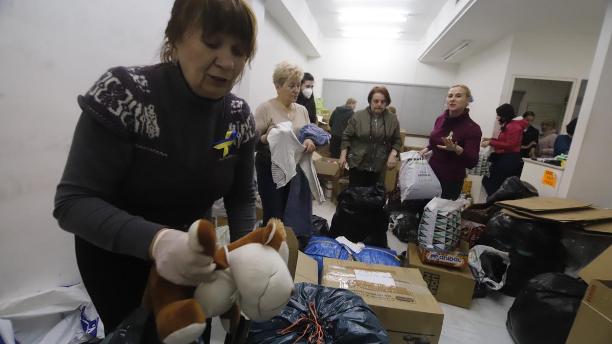 Mujeres ucranianas organizan en Córdoba el envío de ayuda humanitaria a su país.