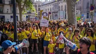 Directo | Los profesores en huelga, tras cortar carreteras: "Aguantaremos hasta arrancar un acuerdo"