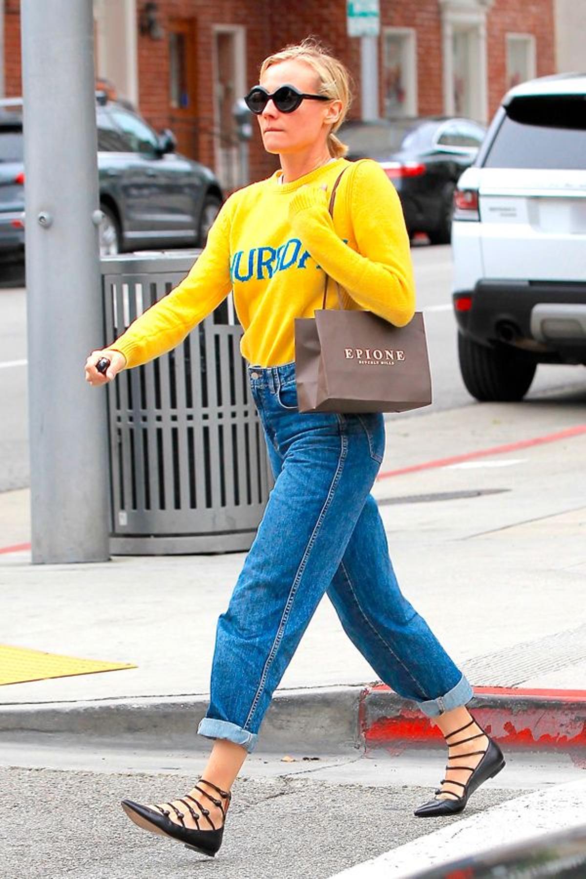 Diane Kruger con el jersey 'Rainbow week' de Alberta Ferretti