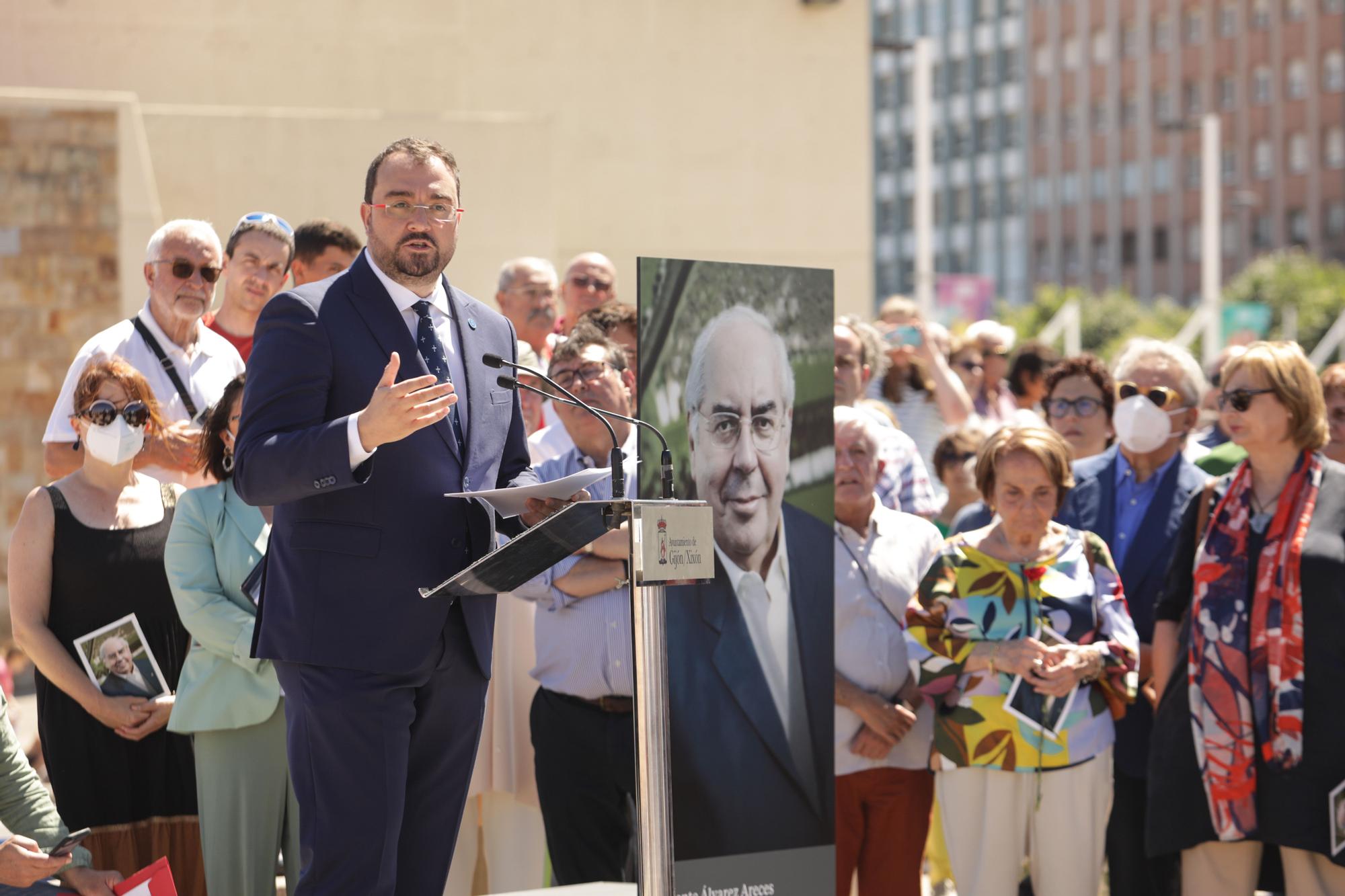 En imágenes: así fue el homenaje a Areces en Gijón