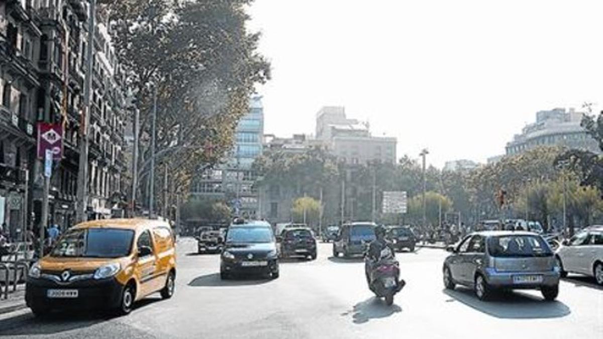 TRANVÍAS DE DOS PISOS EN UNIVERSITAT_MEDIA_1