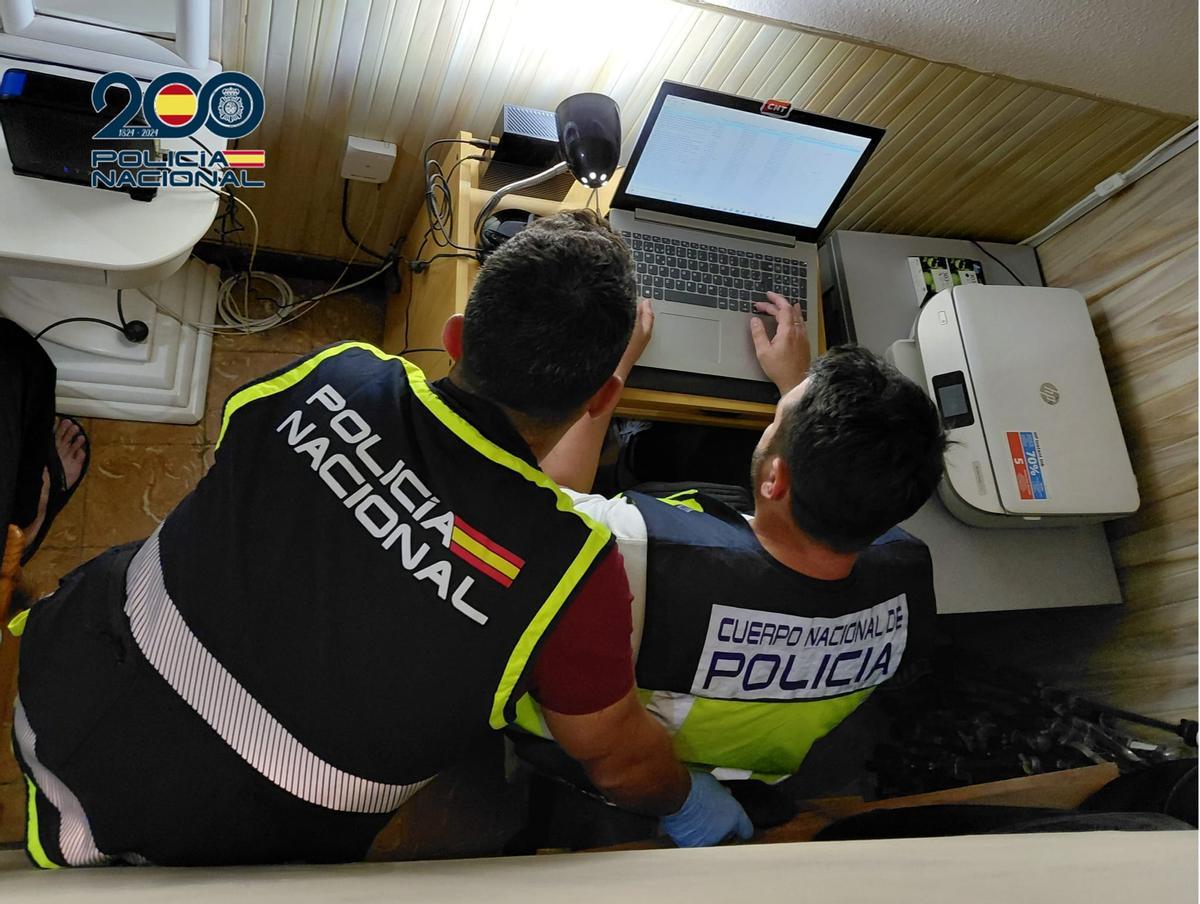 Investigadores de la Policía Nacional