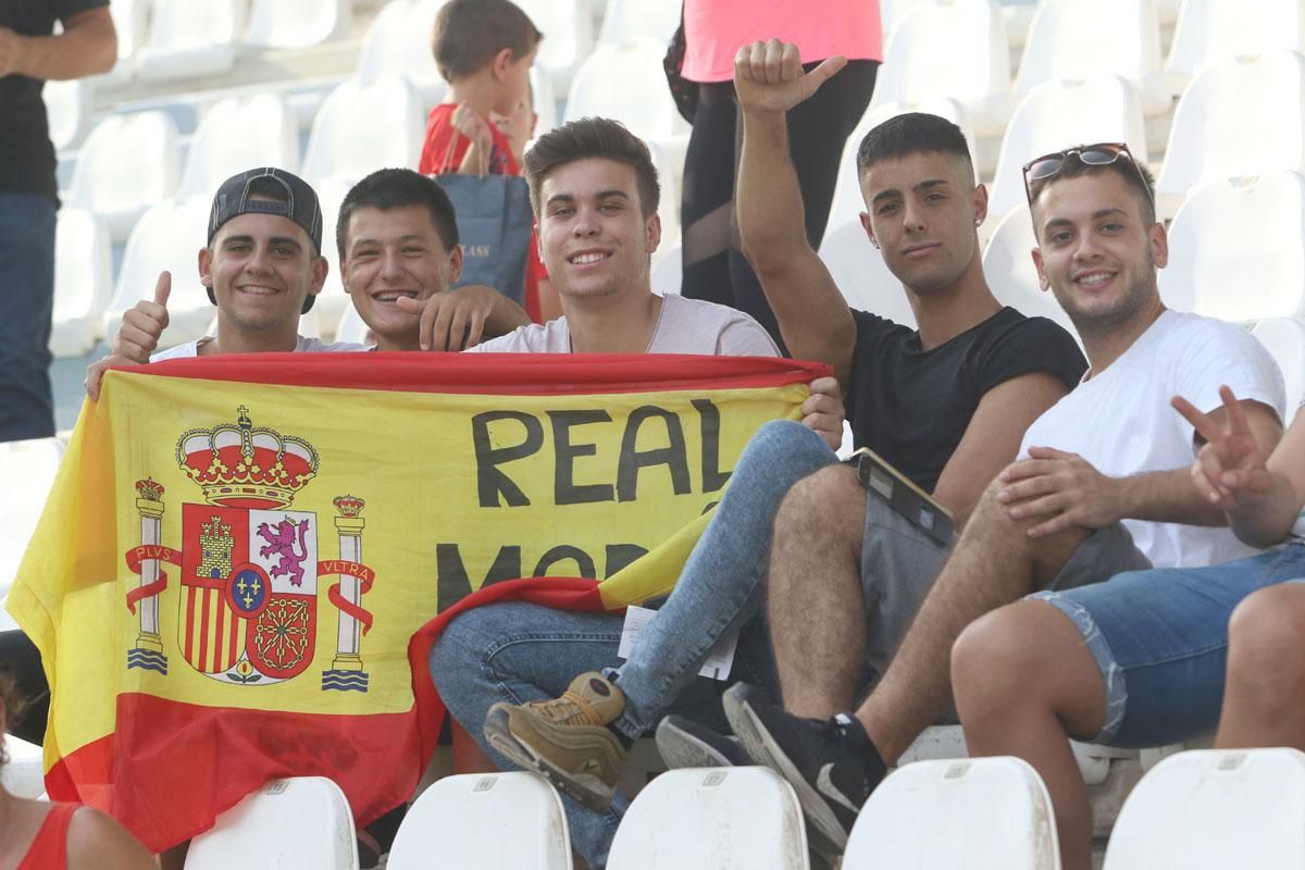 Aficionados en el encuentro de ‘La Rojita’