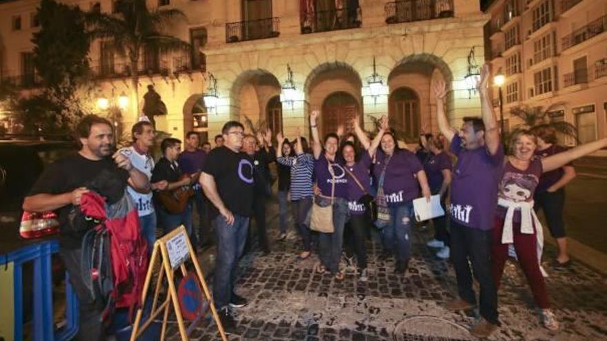 Miembros de Podemos en el inicio de la campaña electoral del 2015.