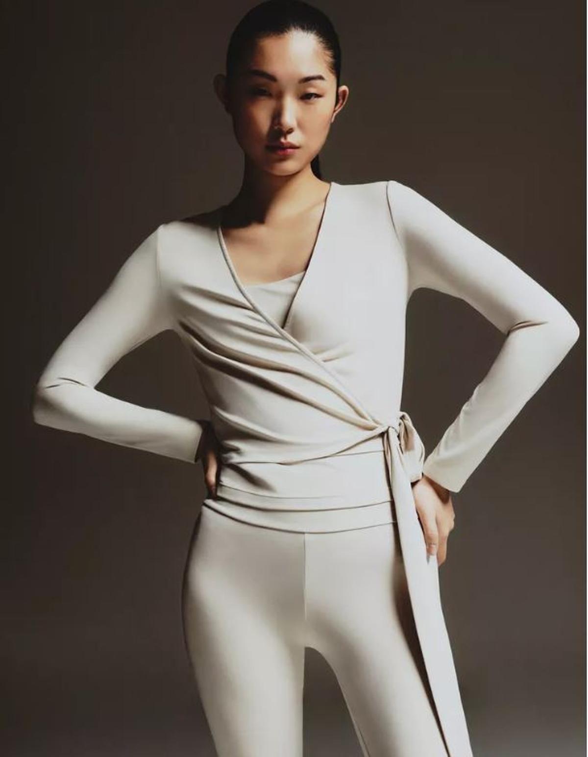 Desde mañana se esperan colas kilométricas en Lefties para conseguir la colección deportiva que estiliza la figura: ideal para yoga o pilates y un clon de esta marca de alta gama