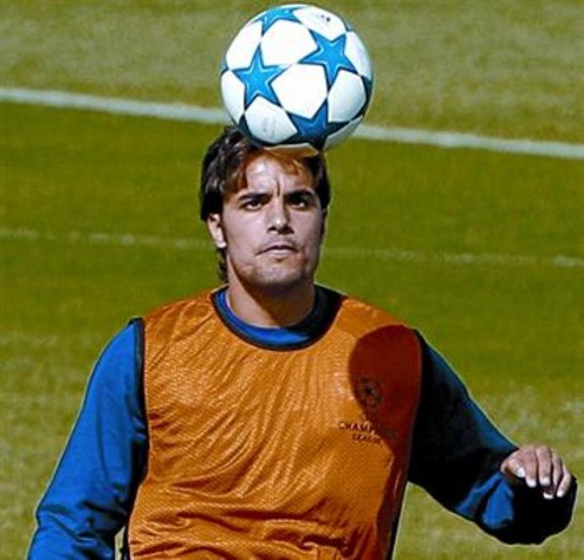 Descartat 8 Pedro León, ahir durant l’entrenament del Madrid abans de viatjar a Auxerre. Descartat 8 Pedro León, ahir durant l’entrenament del Madrid abans de viatjar a Auxerre.