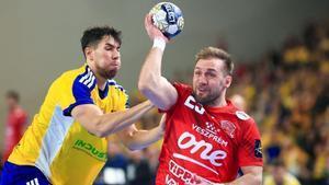 Dani Dujshebaev defiende al exazulgrana Luka CIndric