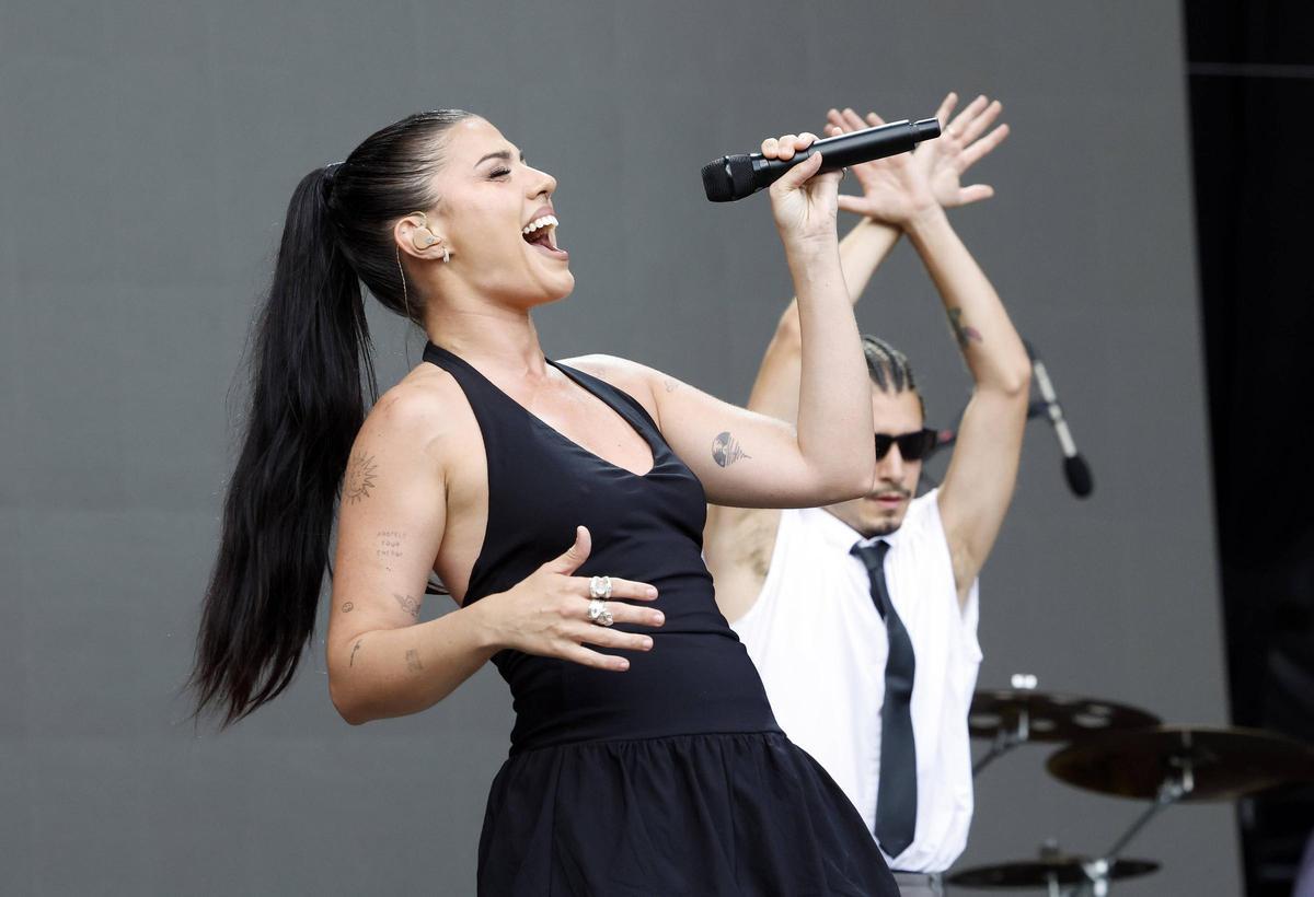 La cantante Miriam Rodríguez en su espectáculo durante el Galicia Fest.