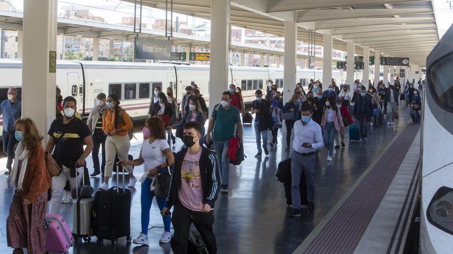 Alicante recupera el domingo la conexión directa en tren con Zaragoza que se suspendió por el covid