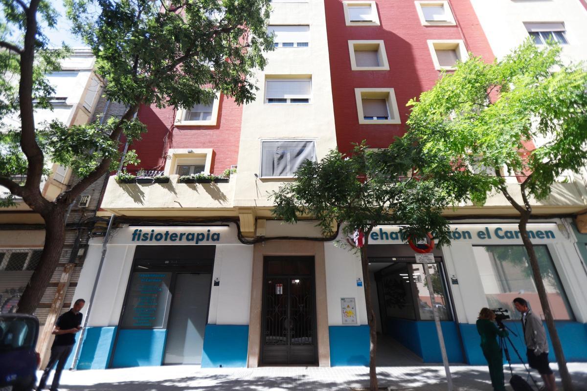 El edificio del centro de Zaragoza que tuvo que ser desalojado el martes.