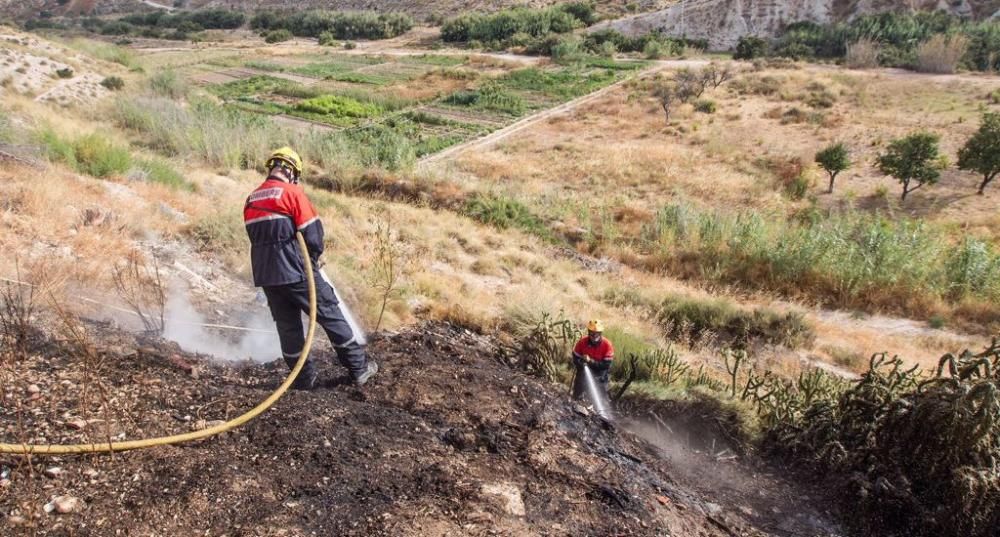 Sofocan un incendio en la zona del aeródromo de Mu