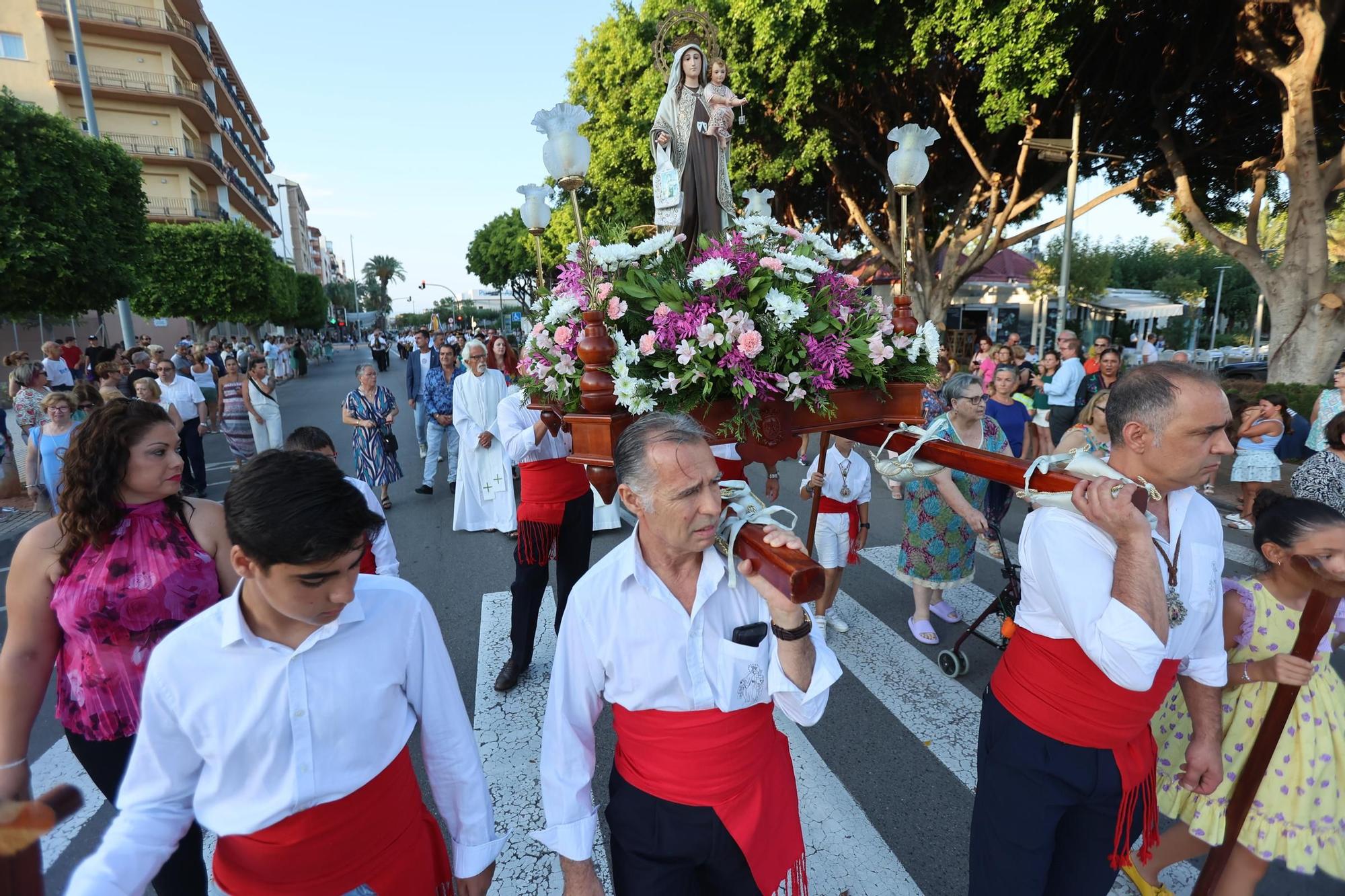 La gent de la mar de Castelló, Vinaròs i Burriana s'encomana a la Verge del Carme