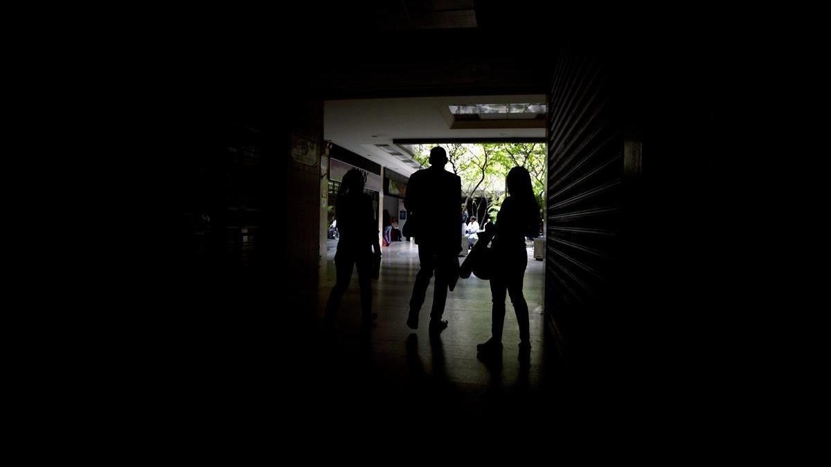Establecimiento a oscuras en Caracas.