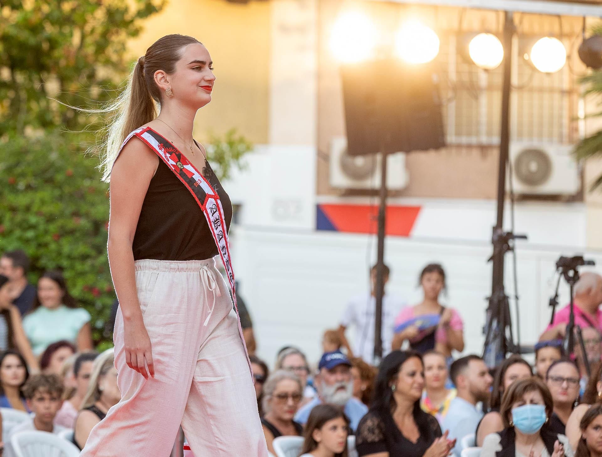 Los Moros y Cristianos de San Blas arrancan con la presentación de cargos y el Pregón