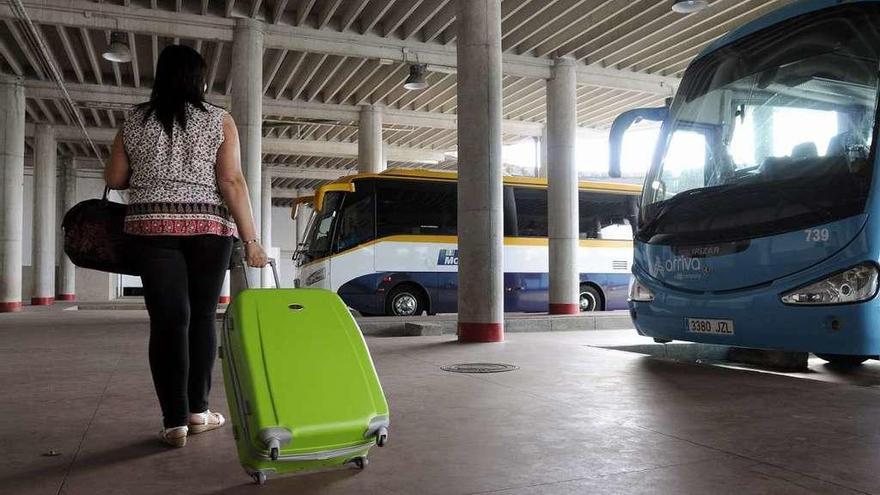 Estación de autobuses de Lalín. // Bernabé/Lalín