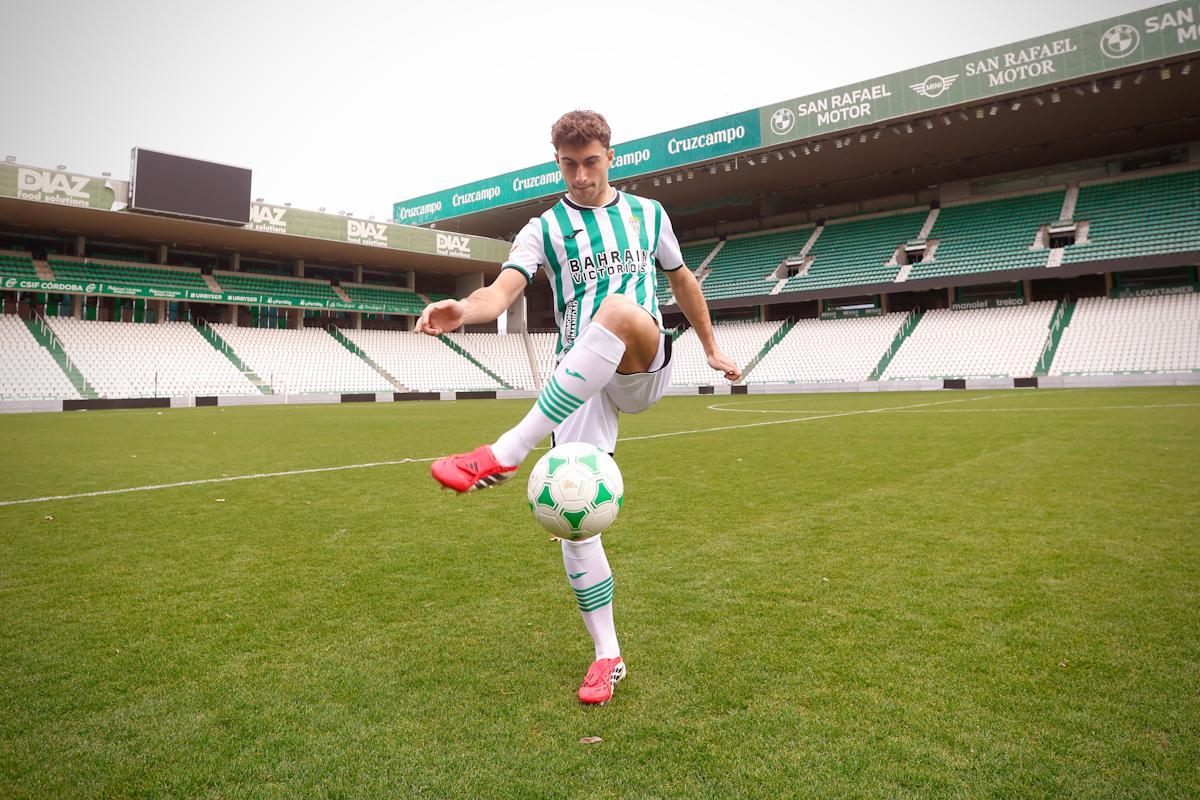 Mikel Goti, presentado como nuevo jugador del Córdoba CF