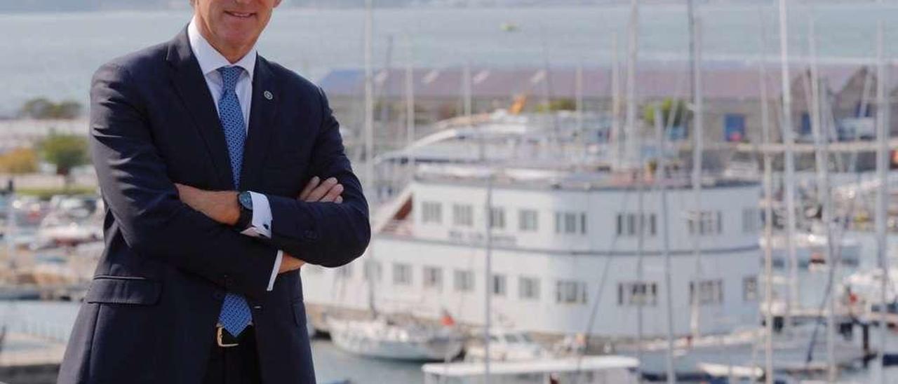 El presidente de la Xunta, Alberto Núñez Feijóo, el viernes en la terraza de la sede de la Xunta de Galicia en Vigo. // JOSÉ LORES