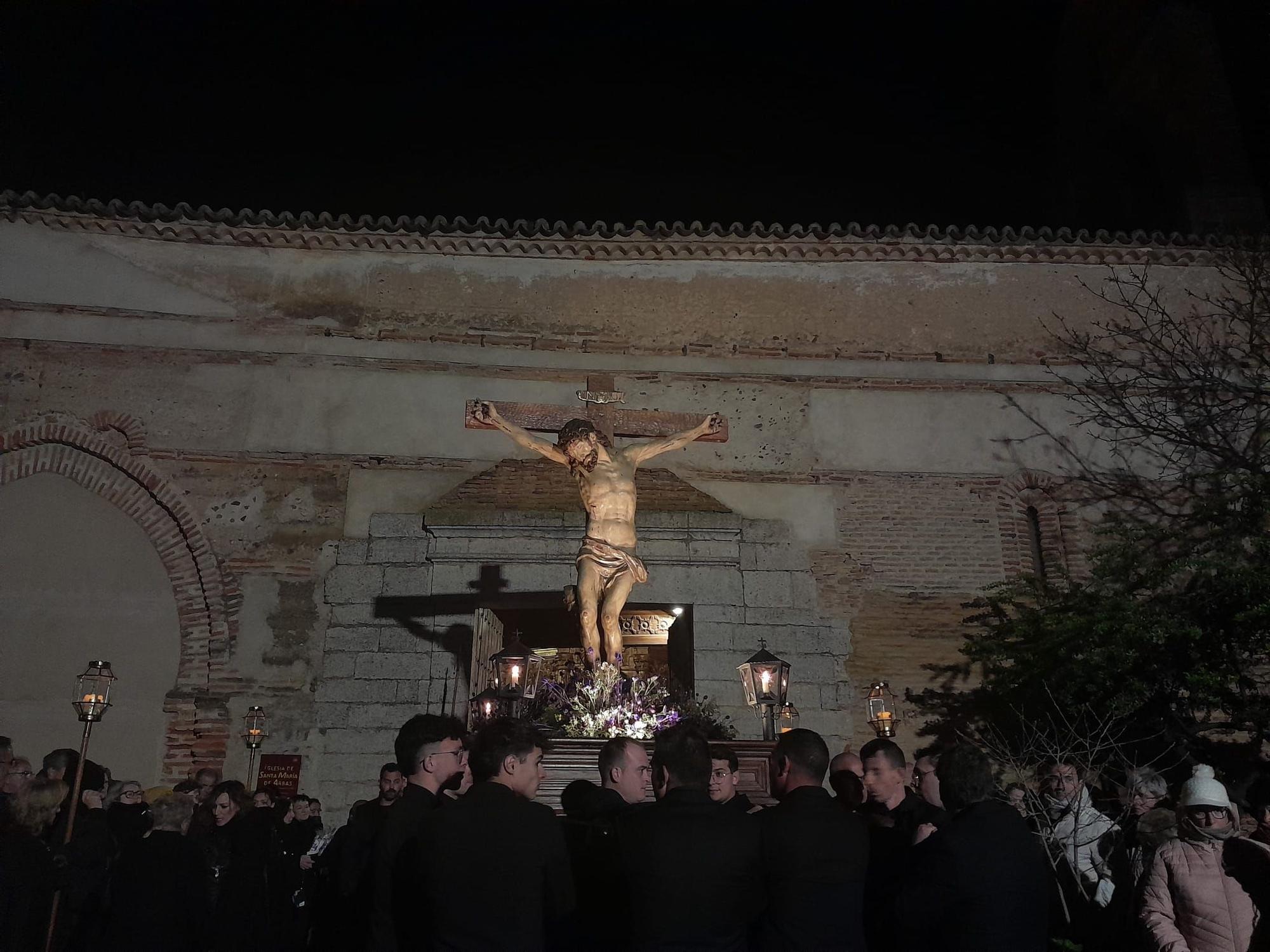 GALERÍA | Procesión del Cristo del Amparo en Toro