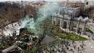 Unión de Uniones toma el centro de Madrid con miles de agricultores y mete presión a las principales organizaciones: "No son mayoritarias"