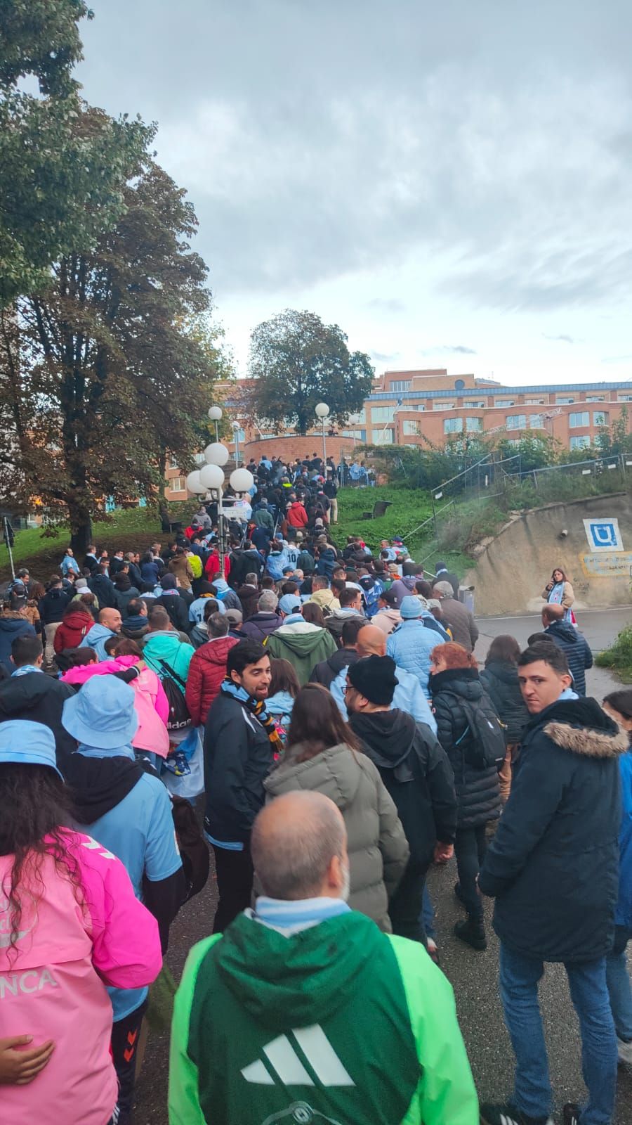 Stuttgart se tiñe de celeste
