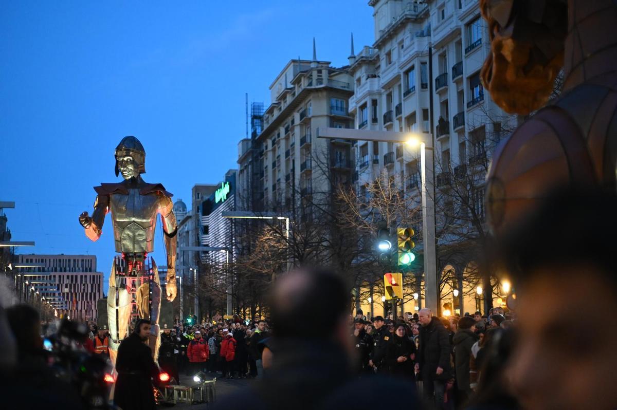 EN IMÁGENES | Espectáculo de teatro de calle de gran formato, 'Aquiles y Quimera'
