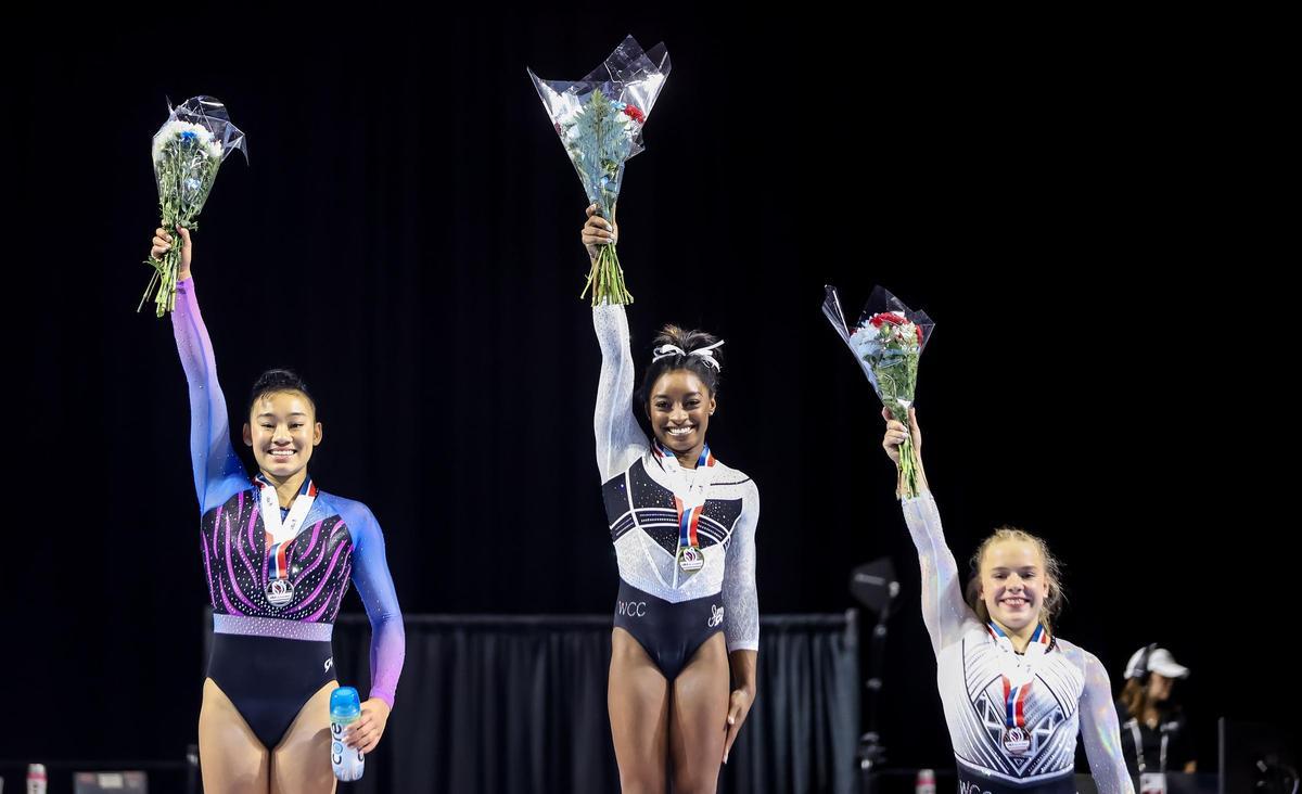 Simone Biles. Tras faltar a dos Mundiales por los problemas de salud mental, Simone Billes retomó su exitosa carrera en Amberes, donde logró aumentar su colección de medallas mundialistas hasta a 23.