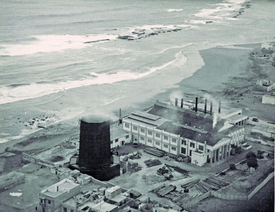 La Cícer - La Compañía Colonial Electricidad y Riesgos, S.A. se inauguró en 1928 en un descampado donde no había viviendas. Su actividad quedó paralizada al fusionarse en 1932 en la Unión Eléctrica de Canarias (UNELCO).