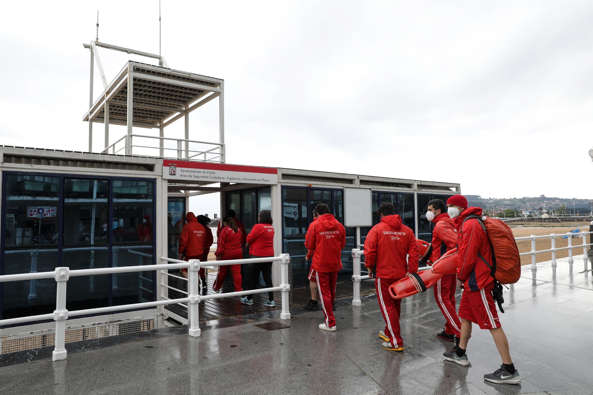 Gijón da inicio a su temporada de baños