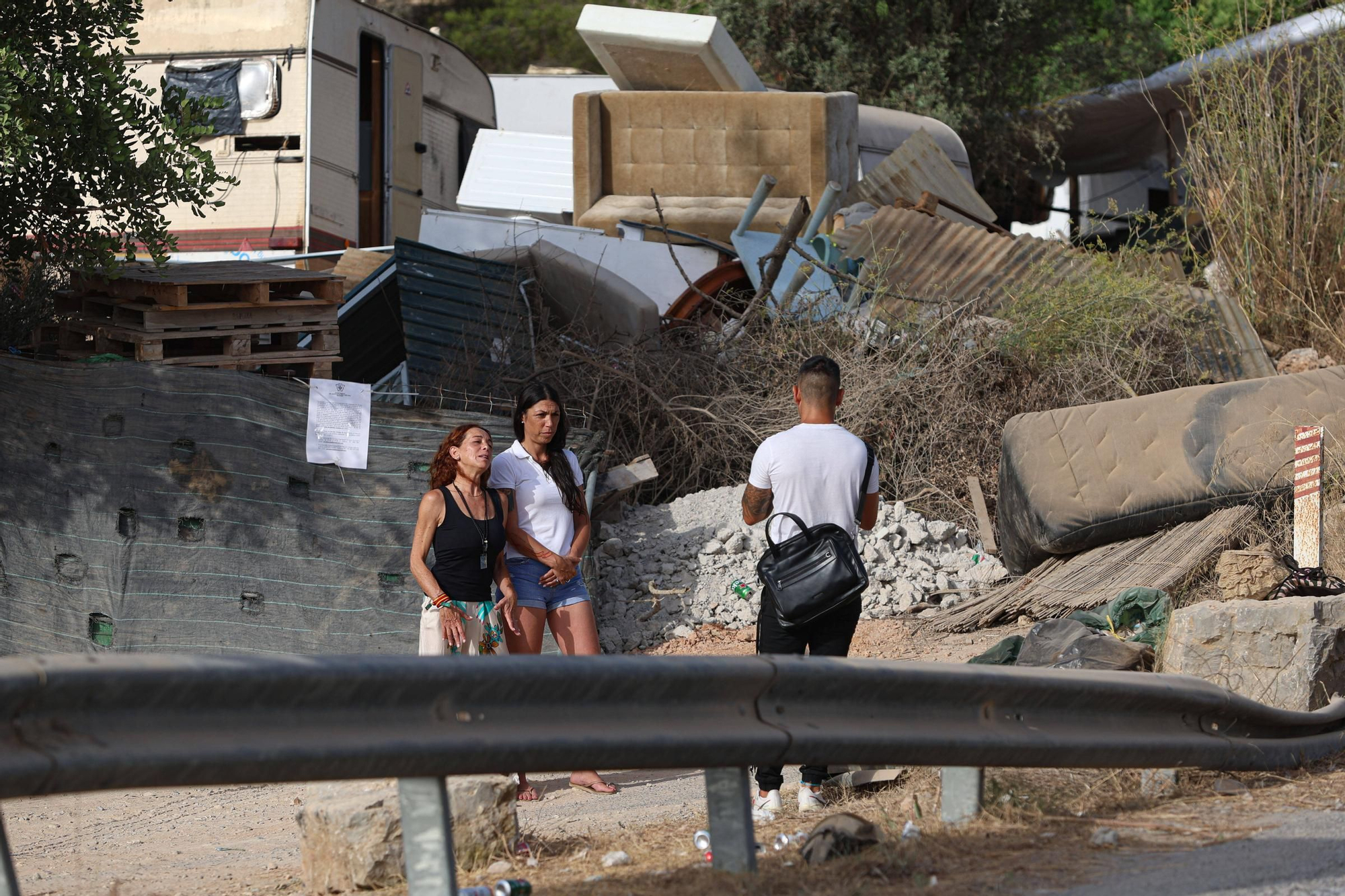 Todas las imágenes del desalojo de Can Rova 2 en Ibiza