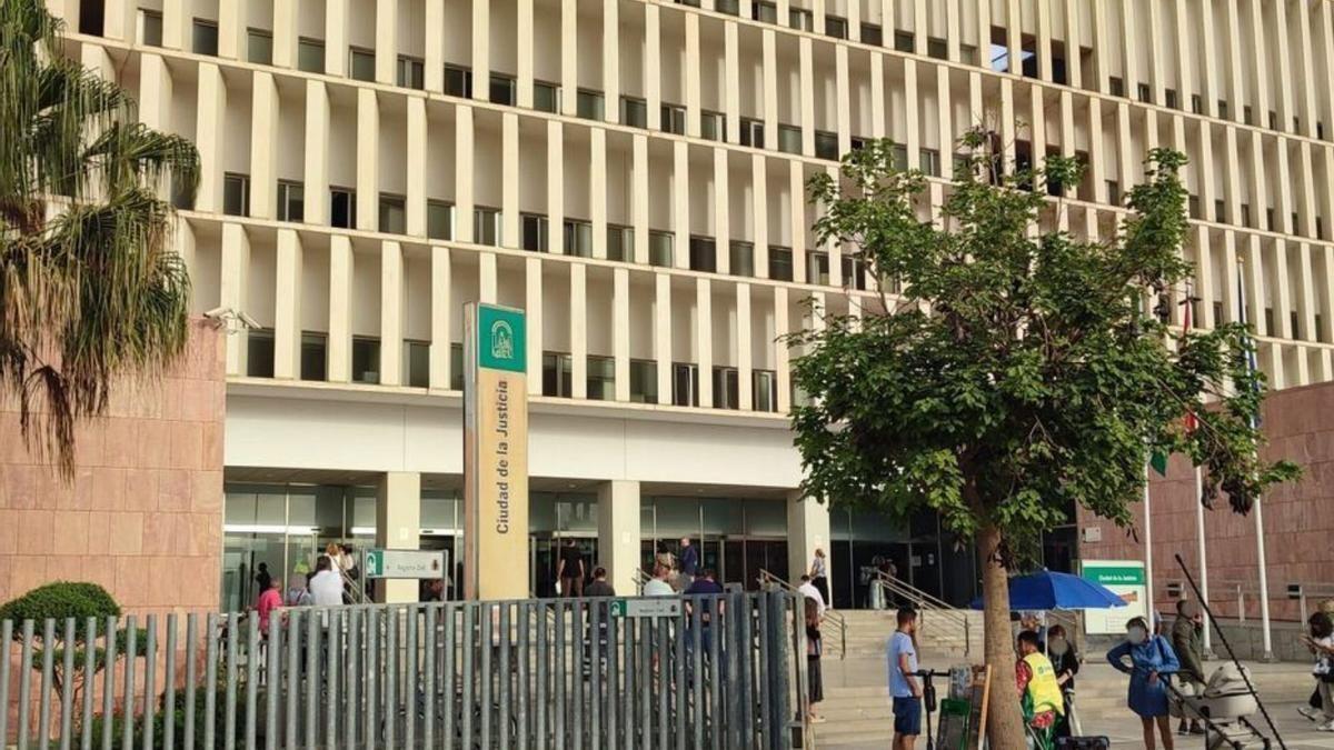 Entrada de la Ciudad de la Justicia de Málaga