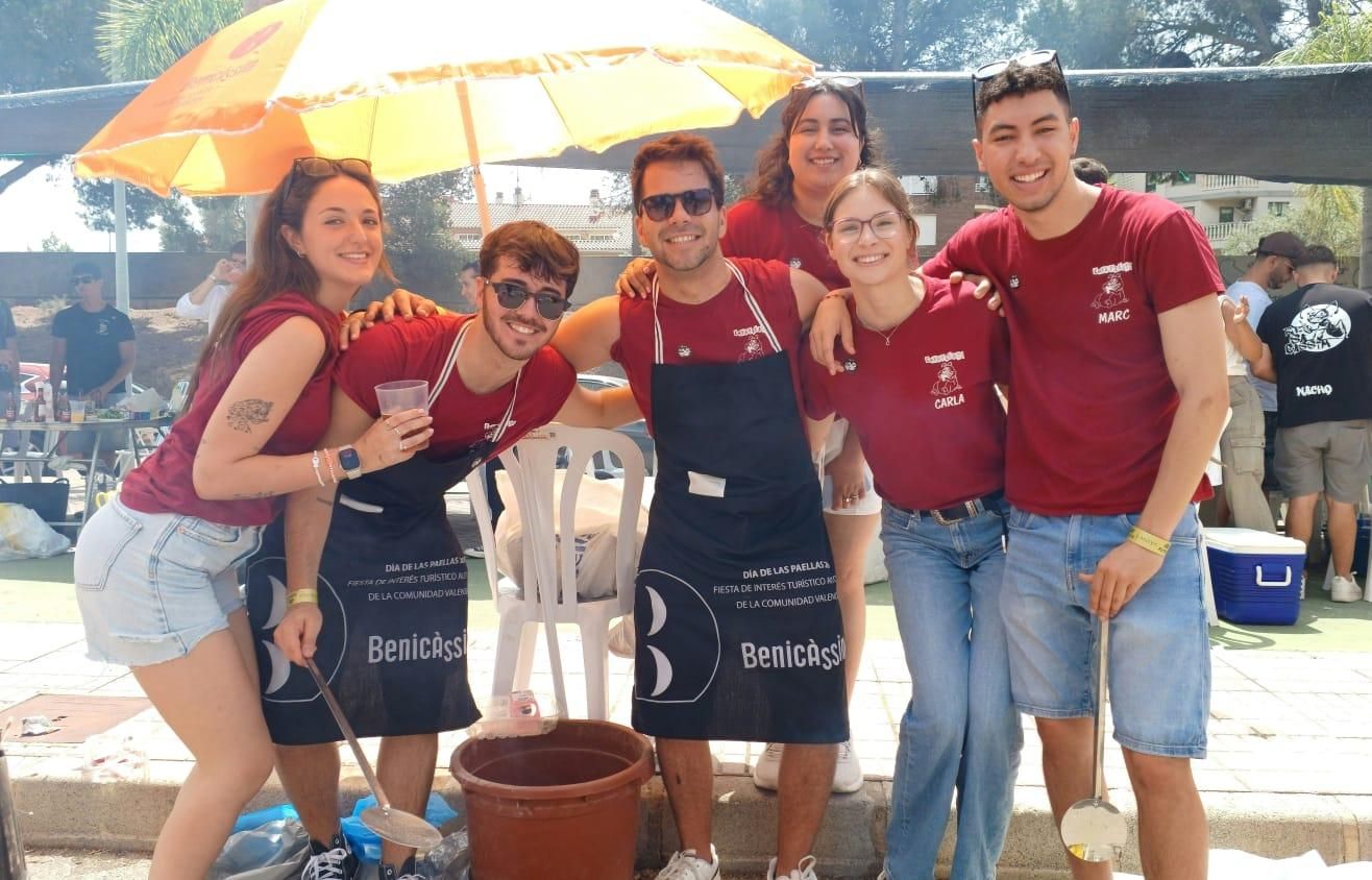 Las imágenes del primer concurso de paellas entre peñas de Benicàssim