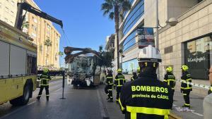 Imagen del autobús siniestrado que ha causado al menos 3 muertos en Cádiz.