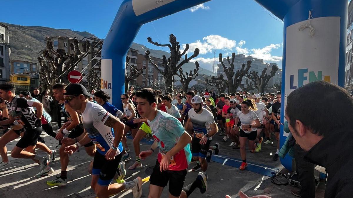 Salida de la San Silvestre de Pola de Lena