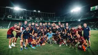 Los granotas derrotan al Elche y se llevan el Trofeo Festa d’Elx