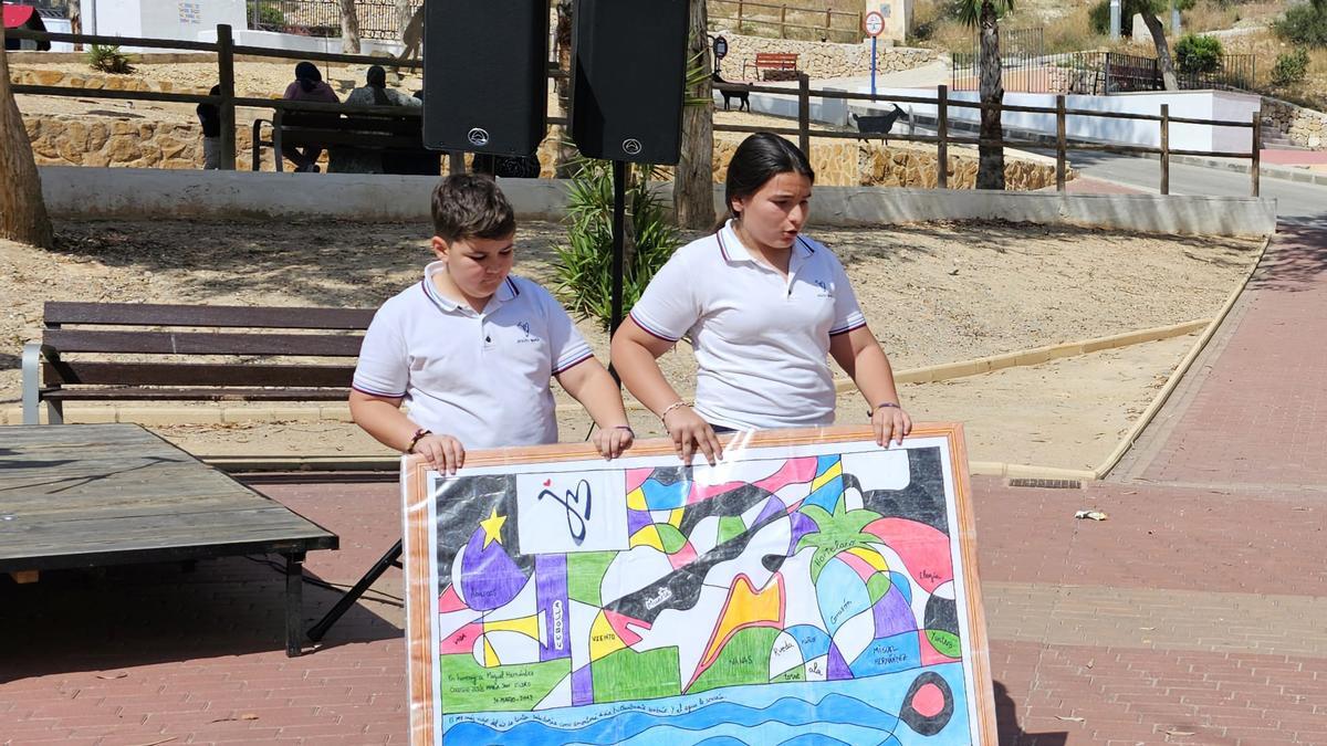 Alumnos del Colegio Jesús María de San Isidro abren los Murales