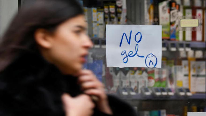 Agotados los geles para lavarse las manos