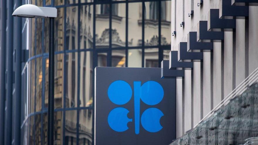 La OPEP trabaja en un acuerdo para reducir la producción mundial de petróleo