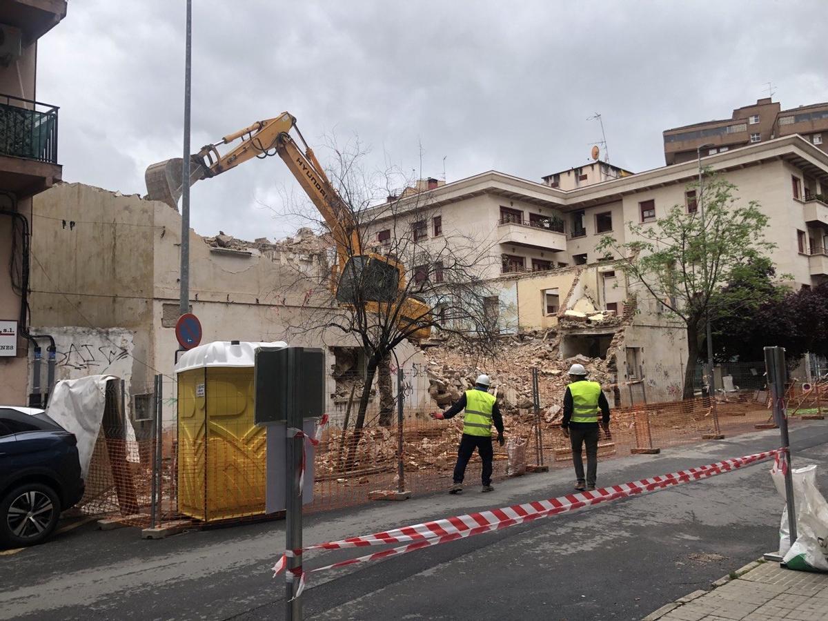 Galería | Impactantes imágenes del derrumbe del edificio de la calle Maluquer Galería | Impactantes imágenes del derrumbe del edificio de la calle Maluquer