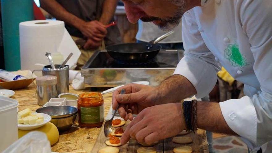 El cocinero Pepe Solla en una demostración.