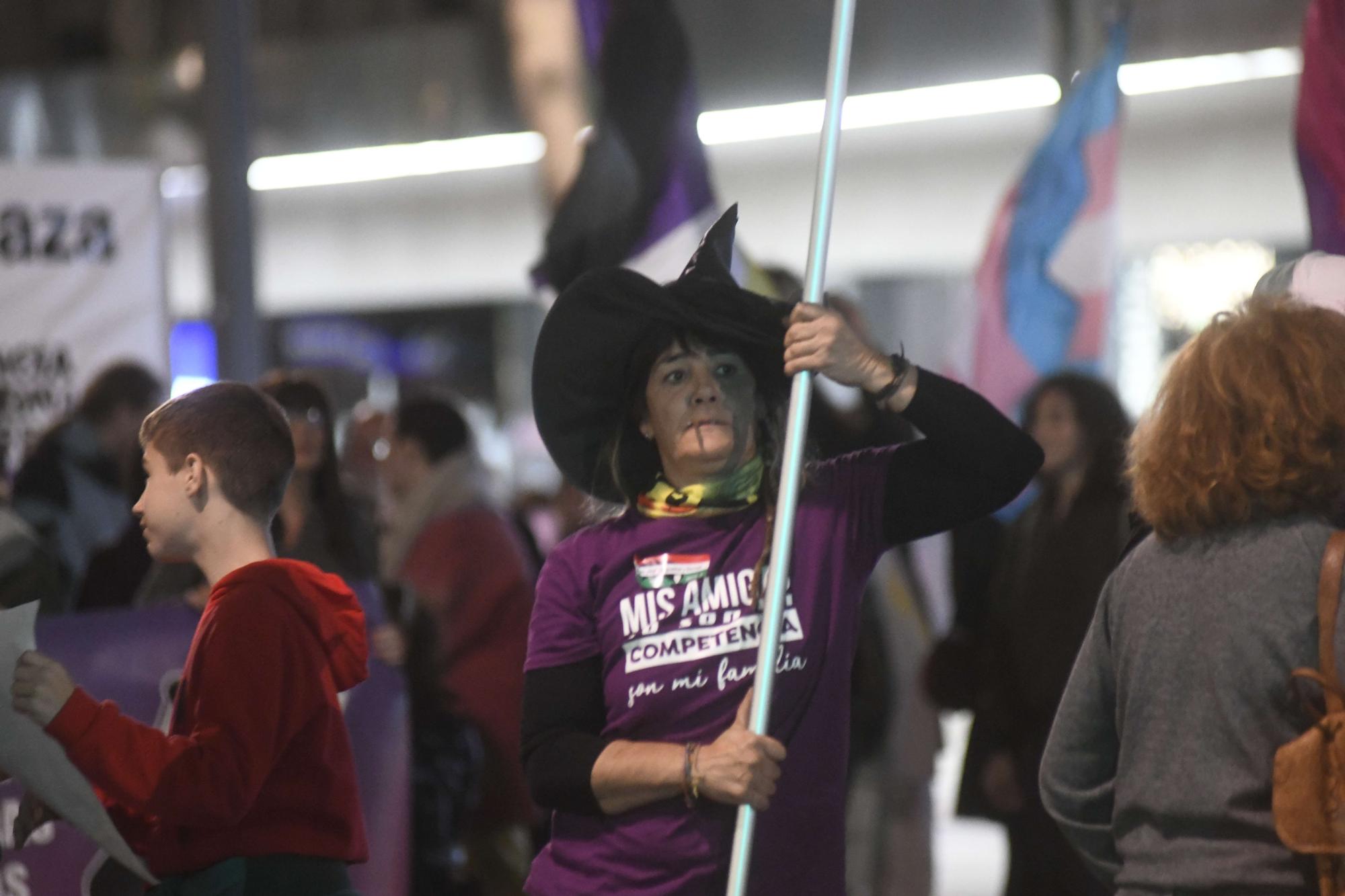 Las imágenes de la manifestación contra la violencia machista en Murcia