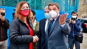 Dos àpats de 26 persones del Govern balear en plenes restriccions esquitxen Sánchez