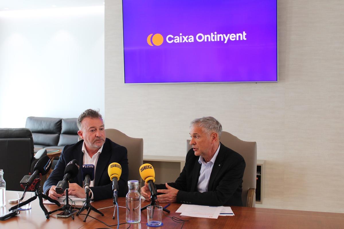 El presidente y el director general de la entidad, en la rueda de prensa para explicar los resultados de 2025 y el plan estratégico.